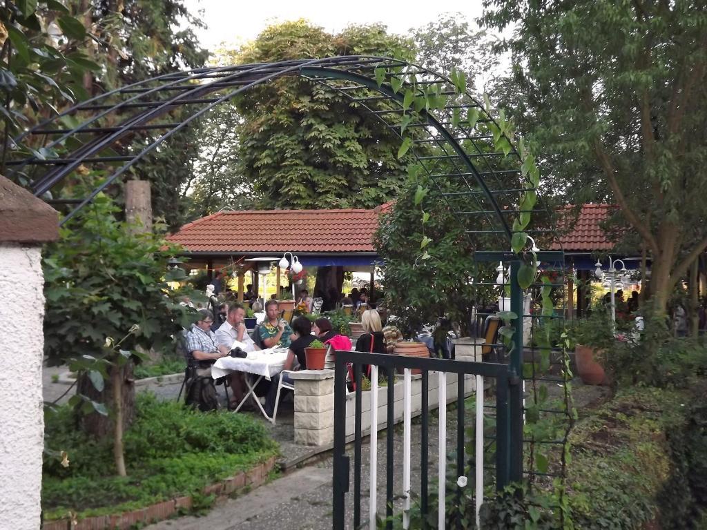 Hotel Weisses Ross Lahnstein Exteriör bild