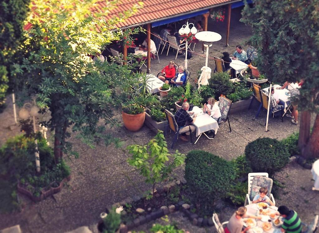 Hotel Weisses Ross Lahnstein Exteriör bild