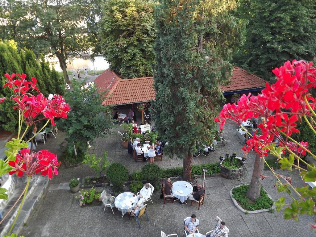 Hotel Weisses Ross Lahnstein Exteriör bild